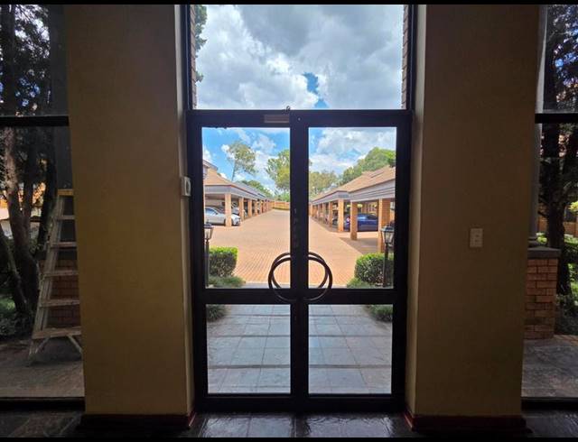 BUSINESS PROPERTY TO RENT IN DIE HOEWES